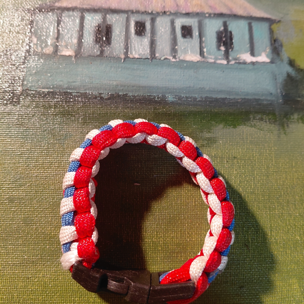 Patriotic Paracord Bracelet - Picture 3 of 5